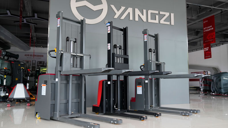 關(guān)于倉(cāng)庫(kù)電動(dòng)叉車你需要知道的4件事